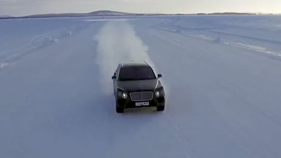 Video: Bentley Bentayga při zimním testování