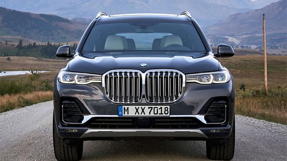 BMW X7 odhaluje české ceny. Kolik si musíte připravit na nové luxusní SUV?