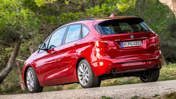 Každé BMW má dostat plug-in hybridní verzi