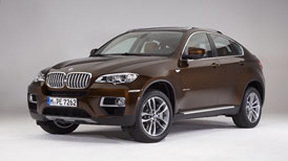 BMW X6 facelift: Diodové světlomety, nové barvy a superdiesel (280 kW, 740 Nm)