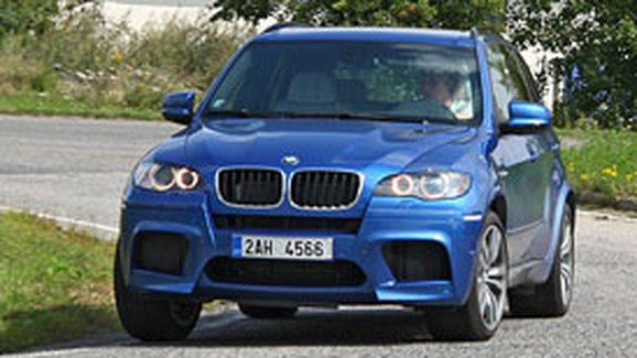 TEST BMW X5 M - Splašený panelák
