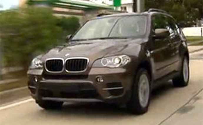 Video: BMW X5 – Modernizované SUV na silnici