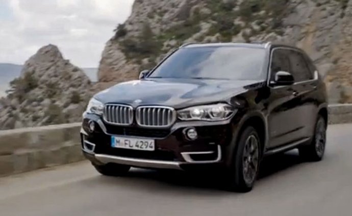 BMW X5 (F15) se prohání na oficiálním videu