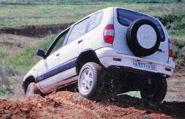 VAZ-2123 Niva Pilot (řada 100) 1996