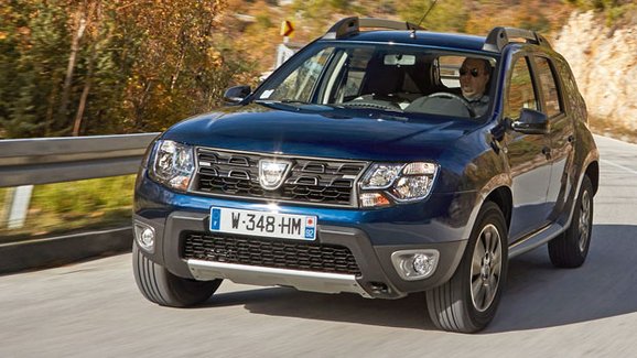 Dacia Duster nově nabízí automatickou převodovku. Kolik stojí?
