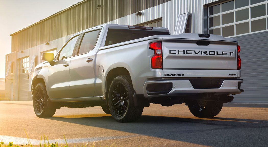 Chevrolet Silverado RST Street