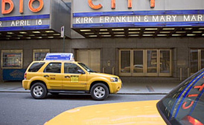 New York Taxi: hybridní taxíky jsou „in“