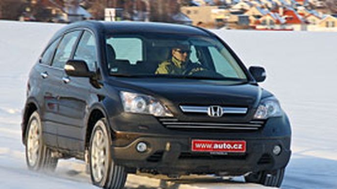 Honda CR-V 2.4 AT - Benzinový excentrik Honda CR-V 2.4 AT - Benzinový excentrik