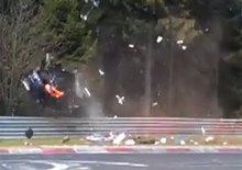 Názorná ukázka, proč nejezdit na Nürburgring v SUV (video)