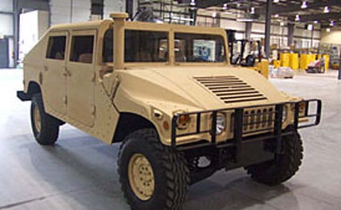 HMMWV: Armádní Hummer z balzy a kompozitů