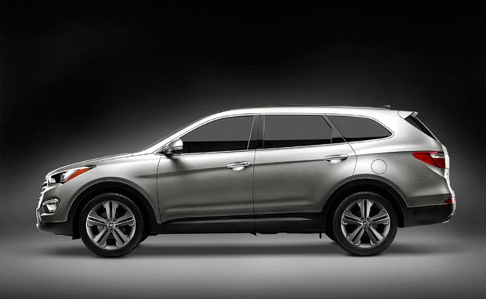 Nový Hyundai Santa Fe má políčeno na rodiny s dětmi