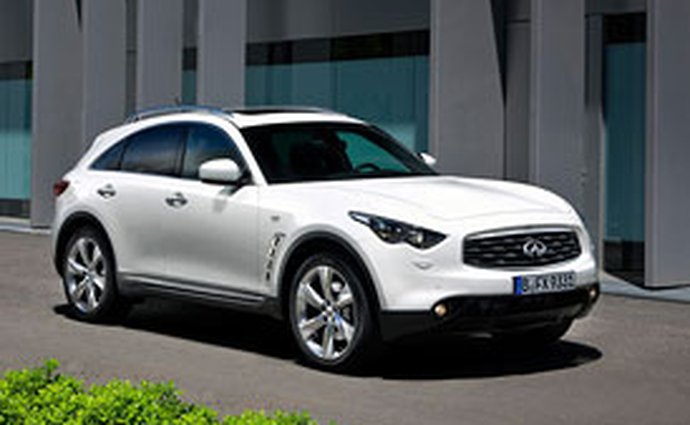 Infiniti FX 2011: Bohatší výbava pro všechny motory