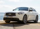 Infiniti FX Vettel Edition si převzal první zákazník, jeho jmenovec