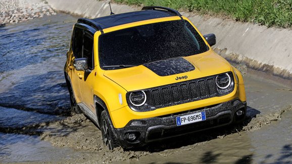 Modernizovaný Jeep Renegade prozrazuje české ceny. Kolik dáte za tříválec?