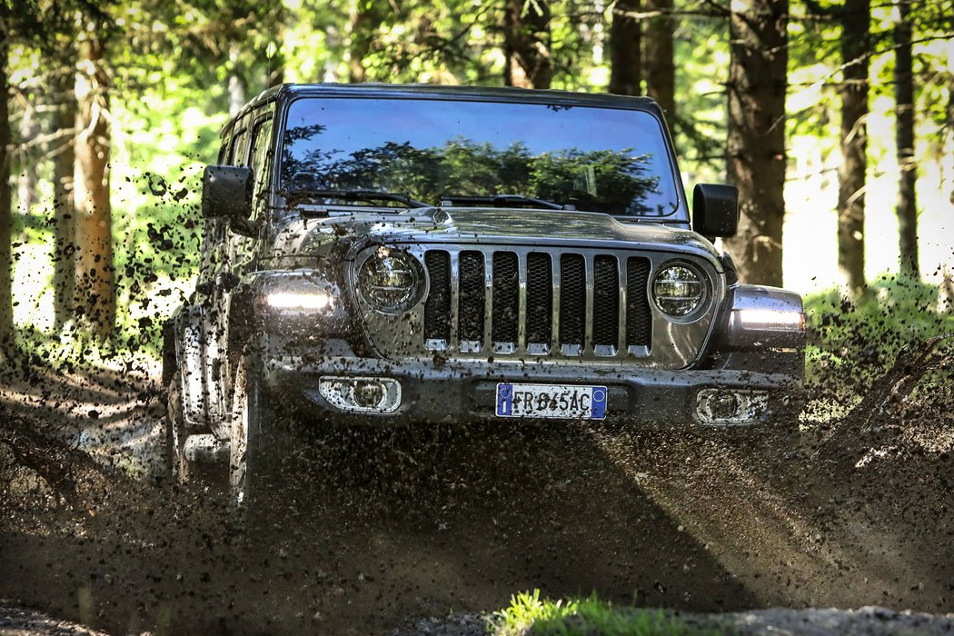 Jeep Wrangler Sahara