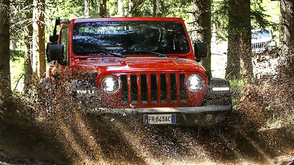 TEST První dojmy: Nový Jeep Wrangler je pořád stejný drsňák