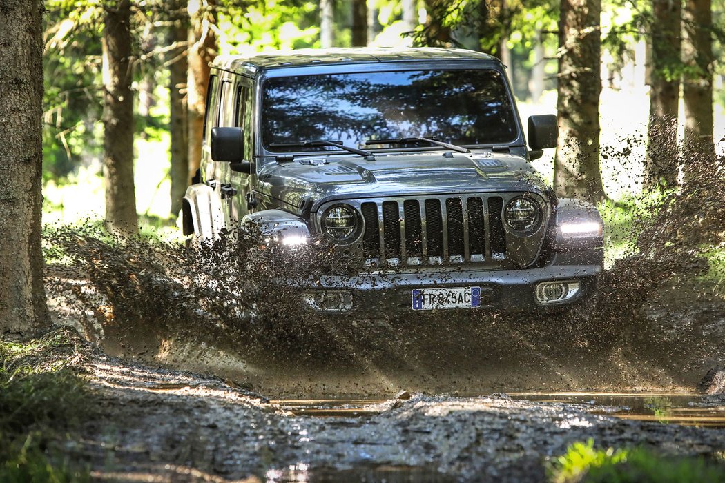 Jeep Wrangler Sahara