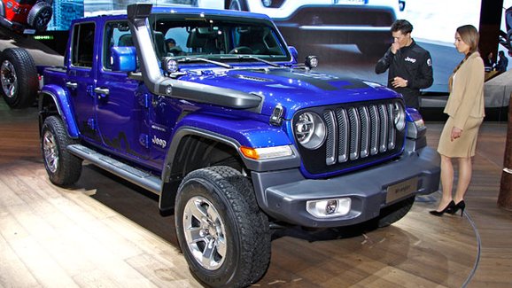 Ženeva 2018: Jeep Wrangler poprvé naživo. Drsný offroad s vtipnými detaily