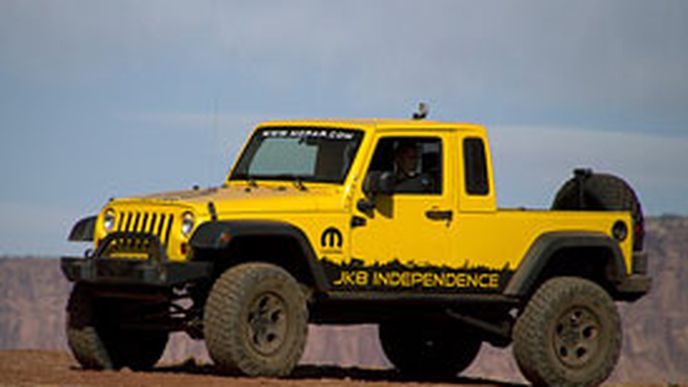 Jeep Wrangler Unlimited Pickup: Přestavba slaví úspěch Jeep Wrangler Unlimited Pickup: Přestavba slaví úspěch