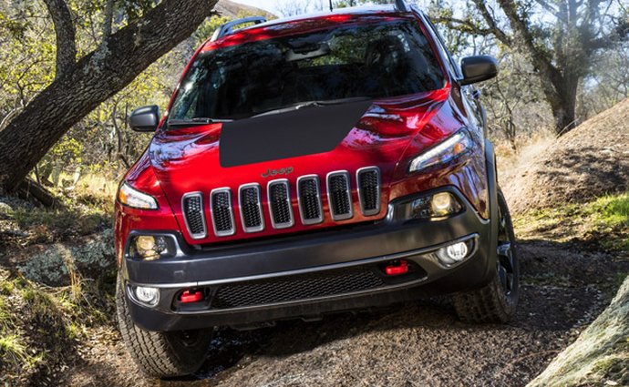 Jeep snižuje výrobu Cherokee, podivné SUV se stále neprodává