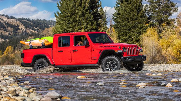 Napjatě očekávaný pracant je tu. Pick-up Jeep Gladiator odhaluje české ceny