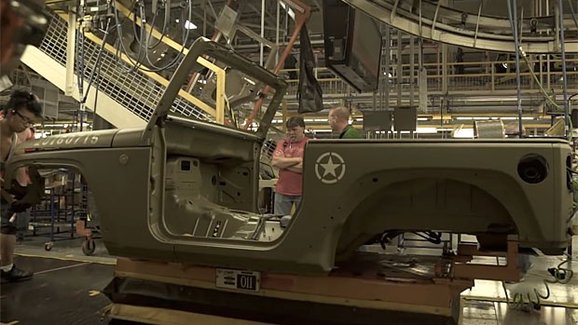 Video: Podívejte se, za jak dlouho se vyrobí Jeep Wrangler