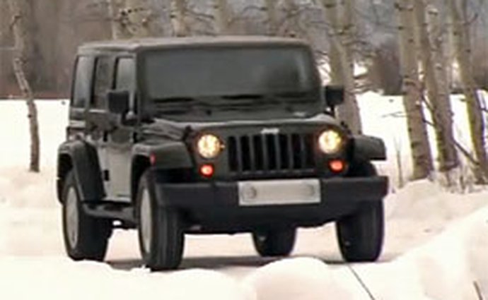 Video: Jeep Wrangler na projížďce zasněženou krajinou