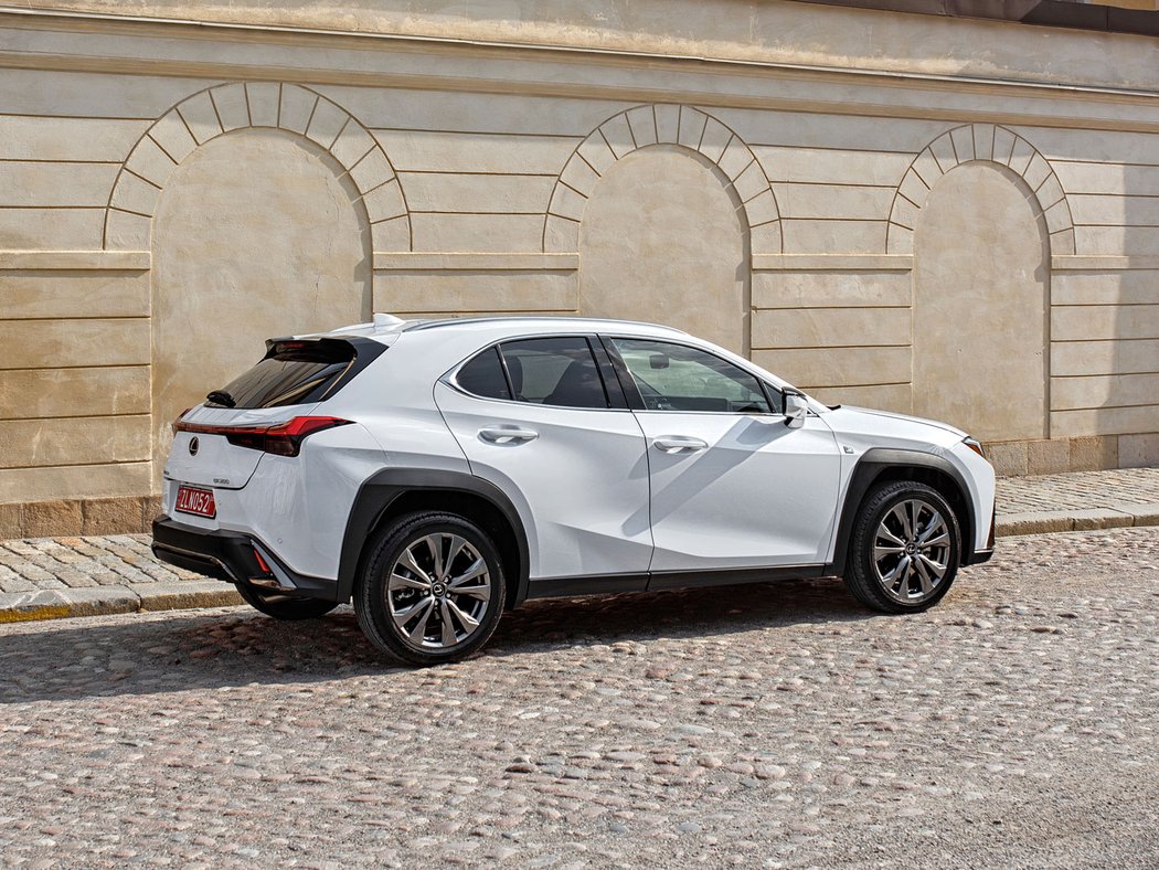 Lexus UX