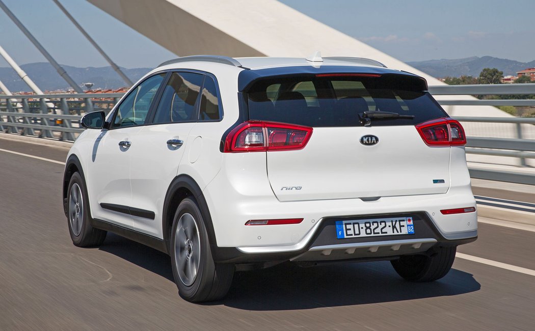 suv kia ceniky ceskytrh hybrid