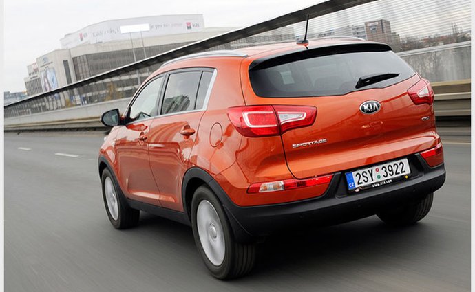 suv kia testy