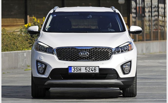 suv kia testy