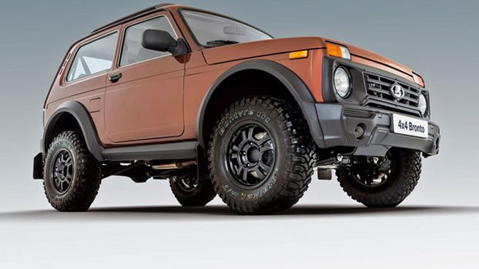 Lada 4x4 Bronto: Pokud by vám Niva nestačila, je tu tovární tuning. Podle Rusů... Lada 4x4 Bronto: Pokud by vám Niva nestačila, je tu tovární tuning. Podle Rusů...