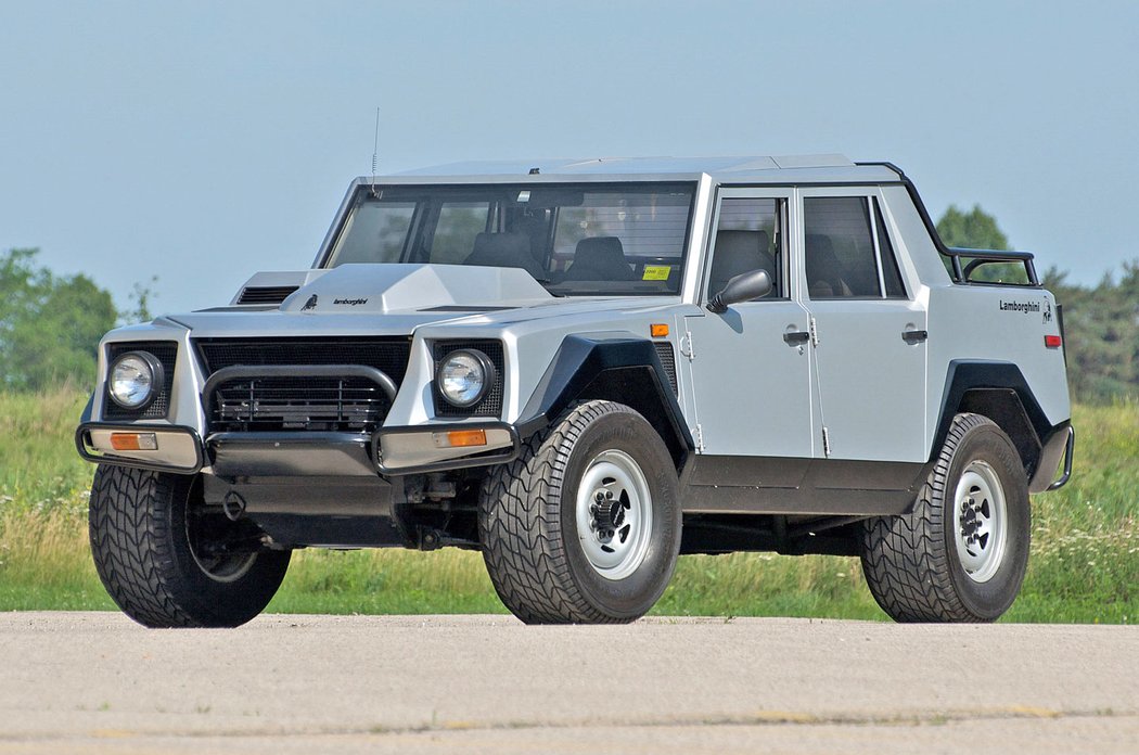 Lamborghini LM002