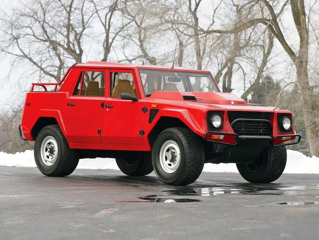 Lamborghini LM002