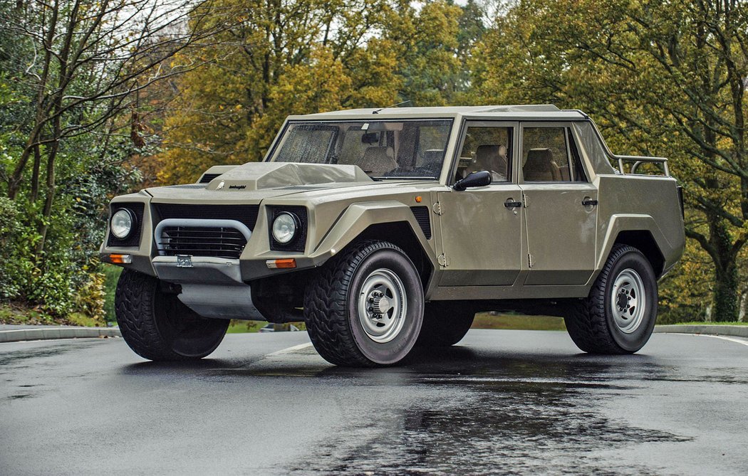 Lamborghini LM002