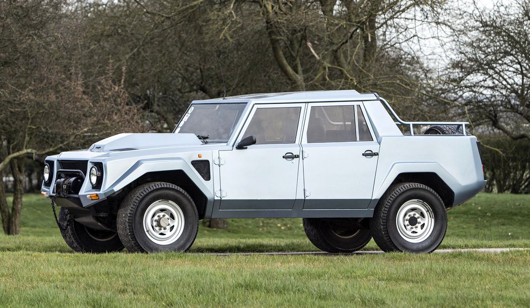 Lamborghini LM002