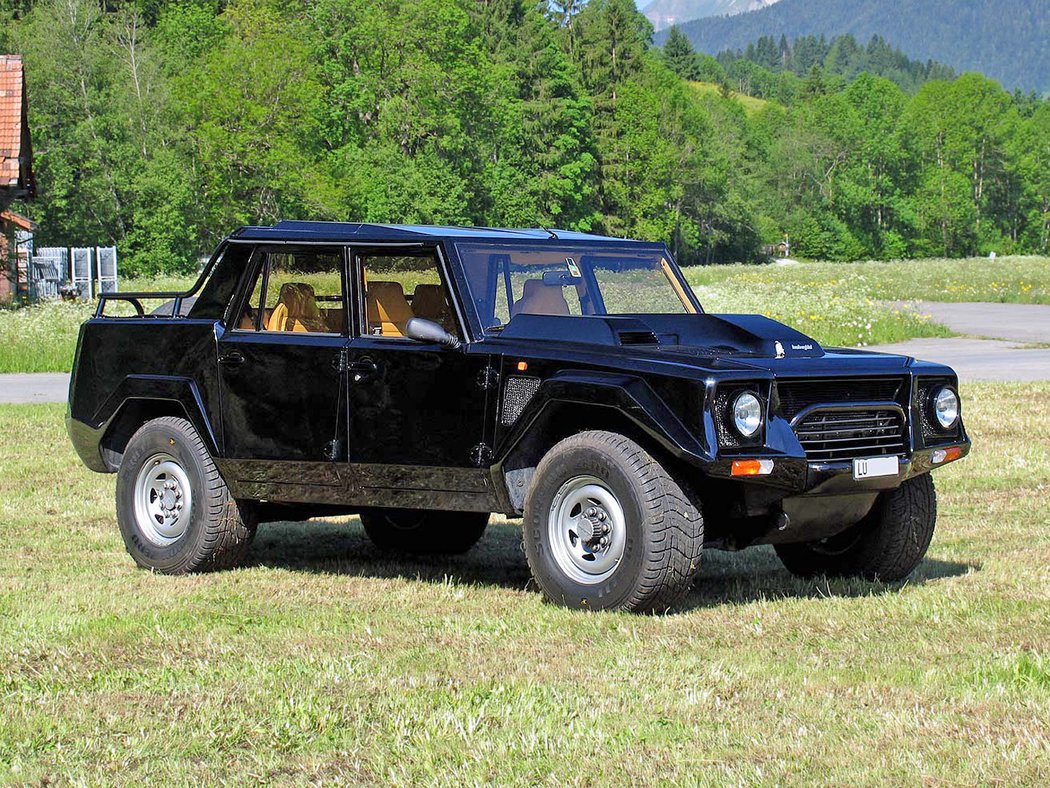 Lamborghini LM002