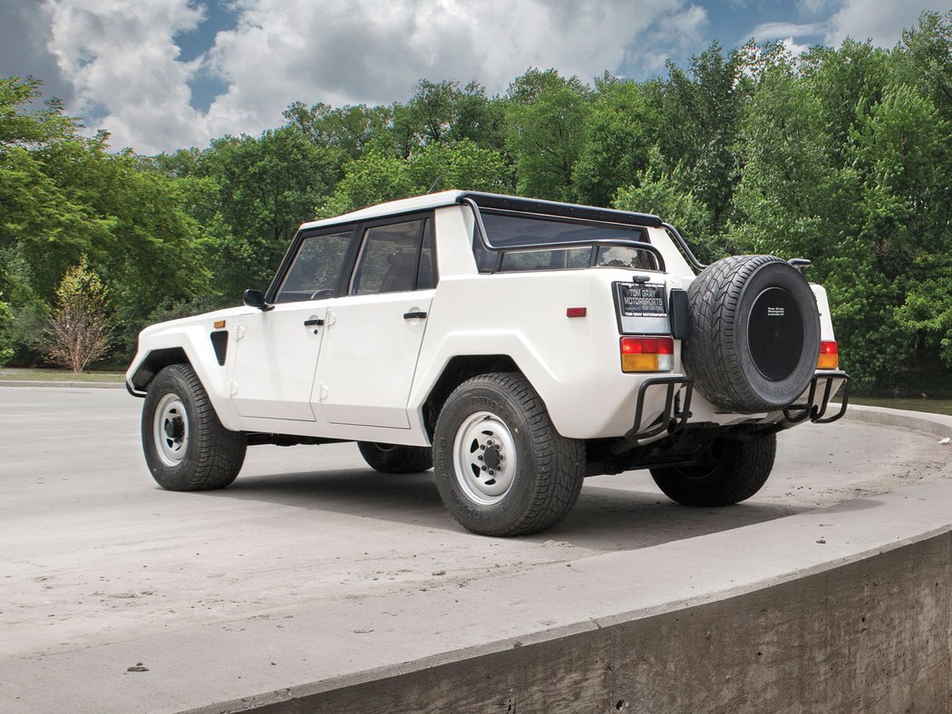 Lamborghini LM002