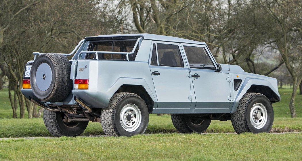 Lamborghini LM002