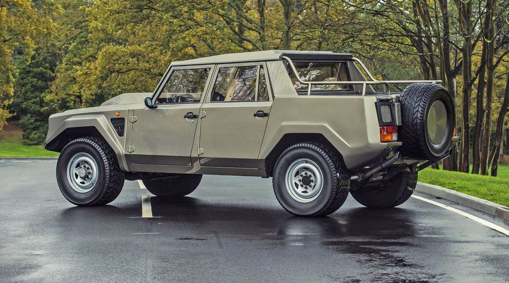 Lamborghini LM002