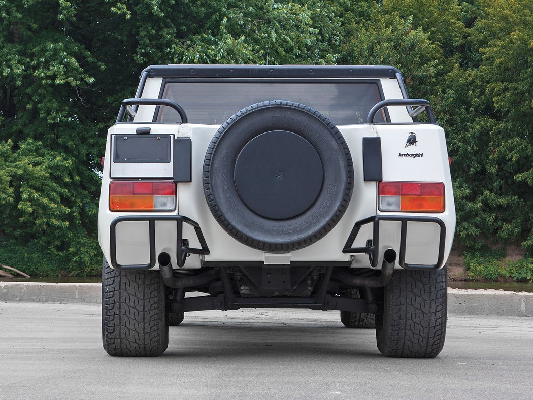 Lamborghini LM002