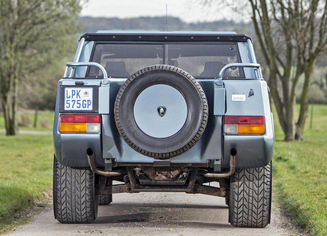 Lamborghini LM002