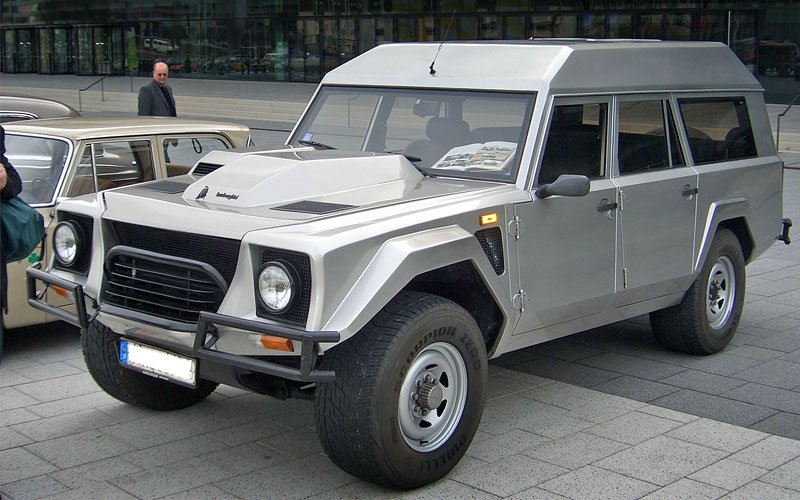 Lamborghini LM002