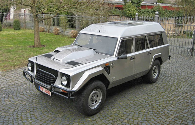 Lamborghini LM002