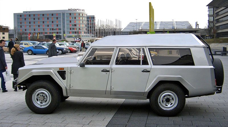 Lamborghini LM002