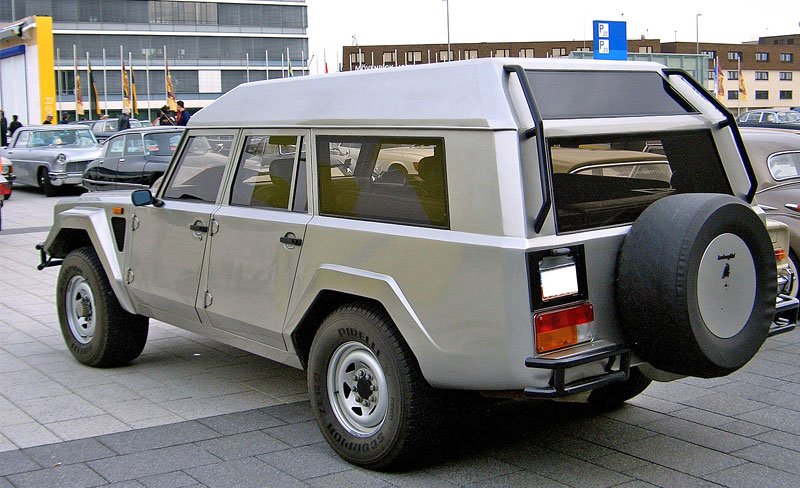 Lamborghini LM002