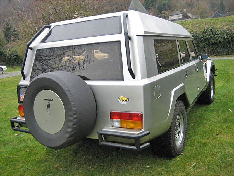 Lamborghini LM002