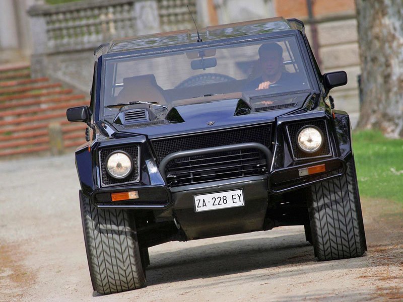 Lamborghini LM002