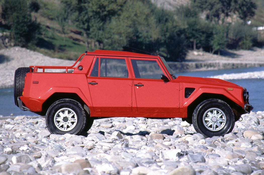 Lamborghini LM002