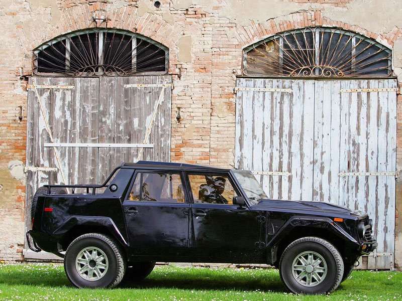 Lamborghini LM002